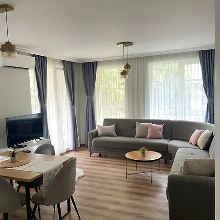 M&m Center With Free Parking