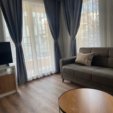 M&m Center With Free Parking דירה